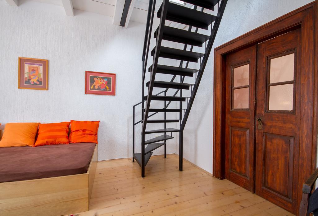 Apartment Vintage By Locap Group ไพราน ภายนอก รูปภาพ