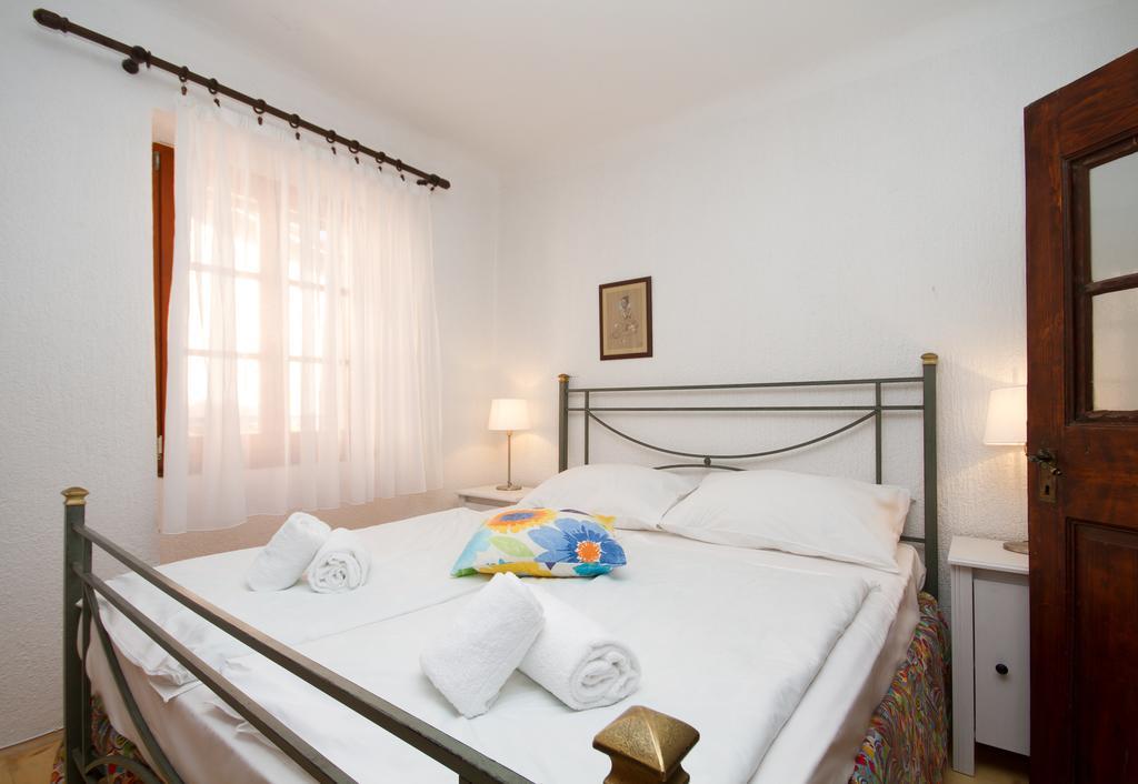 Apartment Vintage By Locap Group ไพราน ภายนอก รูปภาพ